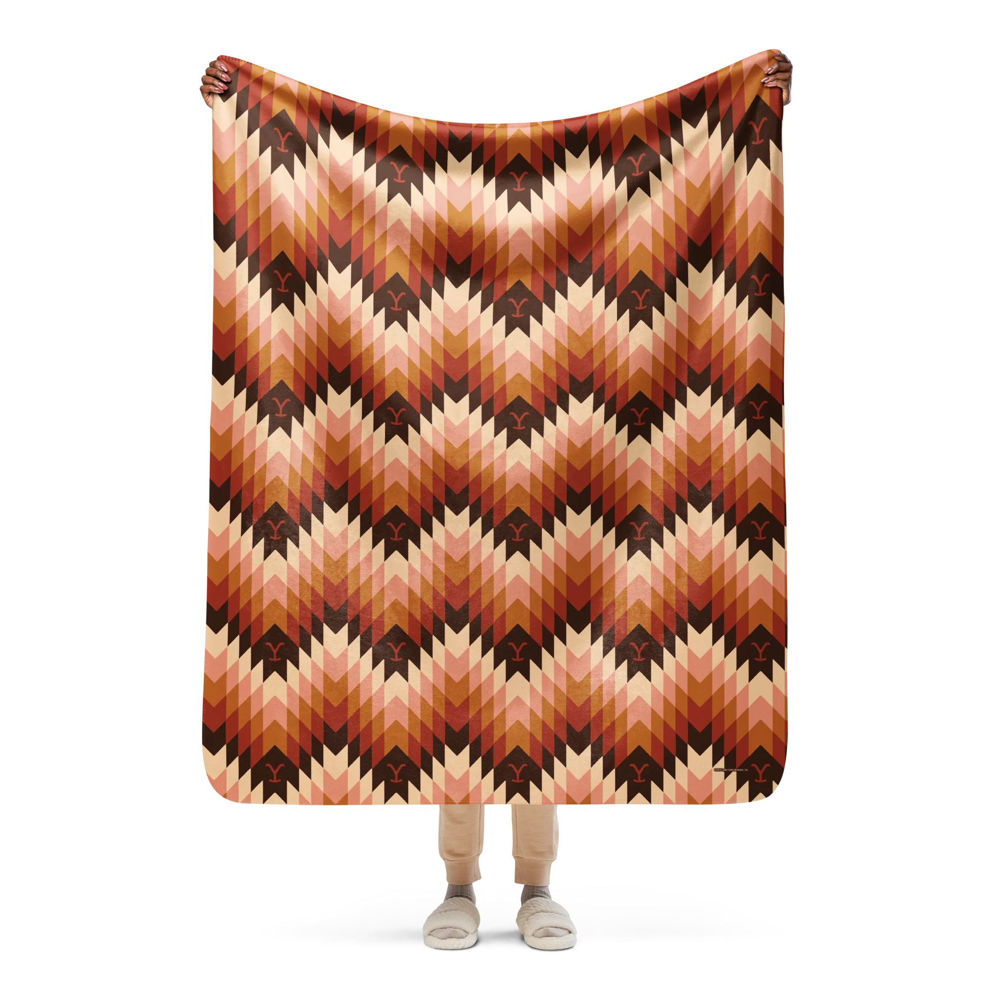 Yellowstone Chevron Pattern Sherpa Blanket - Image 8